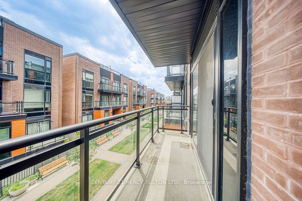 5289 Highway 7 D-803, Vaughan, ON L4L 0J1 17