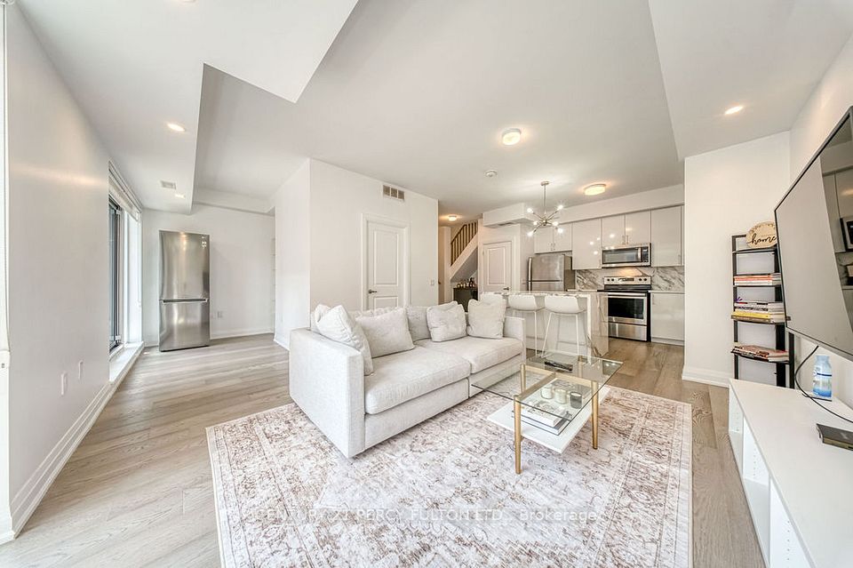5289 Highway 7 D-803, Vaughan, ON L4L 0J1 13