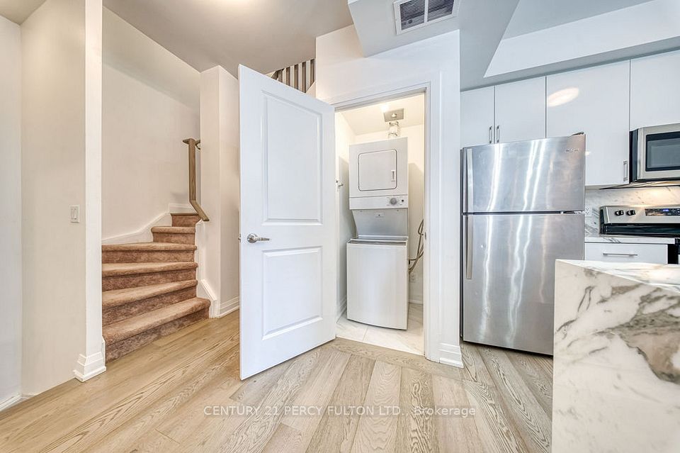 5289 Highway 7 D-803, Vaughan, ON L4L 0J1 19