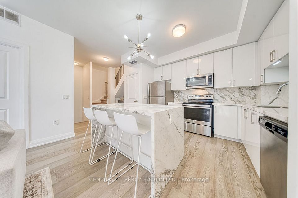 5289 Highway 7 D-803, Vaughan, ON L4L 0J1 7