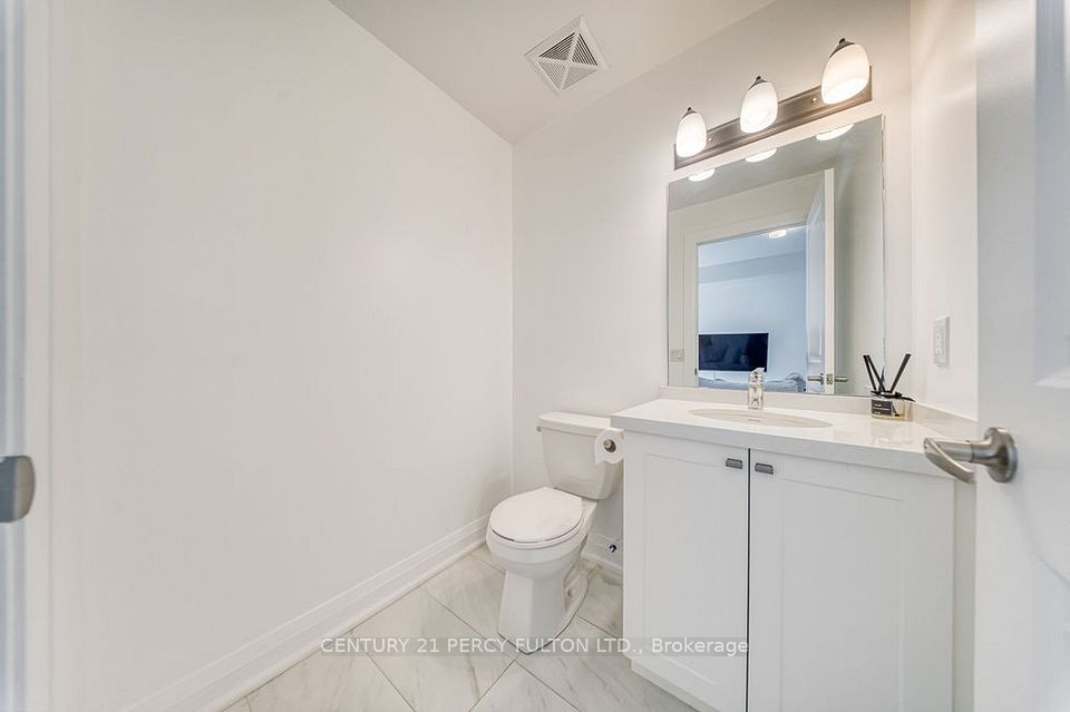 5289 Highway 7 D-803, Vaughan, ON L4L 0J1 18