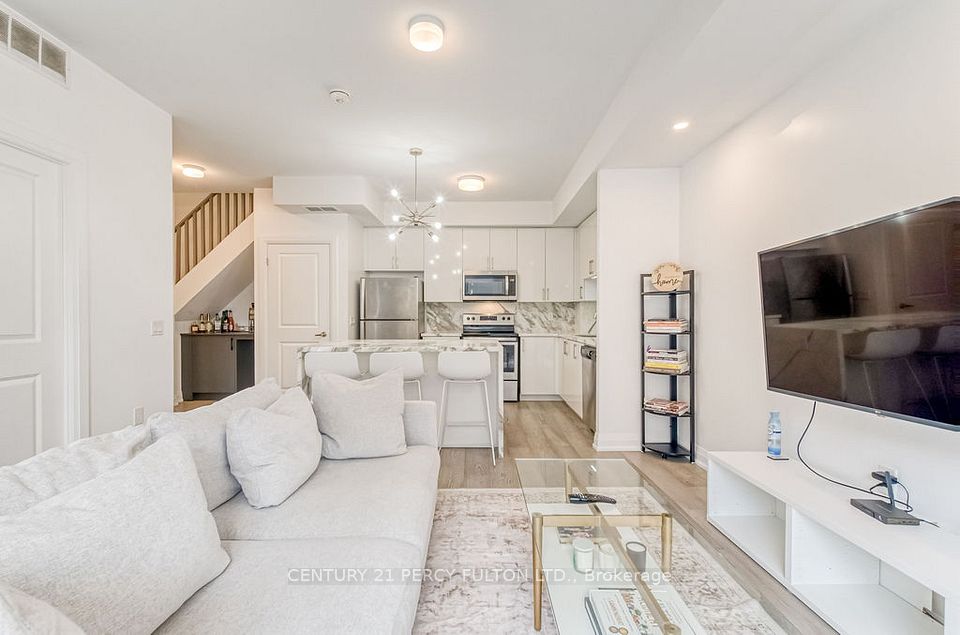 5289 Highway 7 D-803, Vaughan, ON L4L 0J1 12