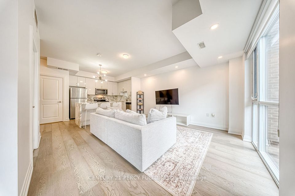 5289 Highway 7 D-803, Vaughan, ON L4L 0J1 11