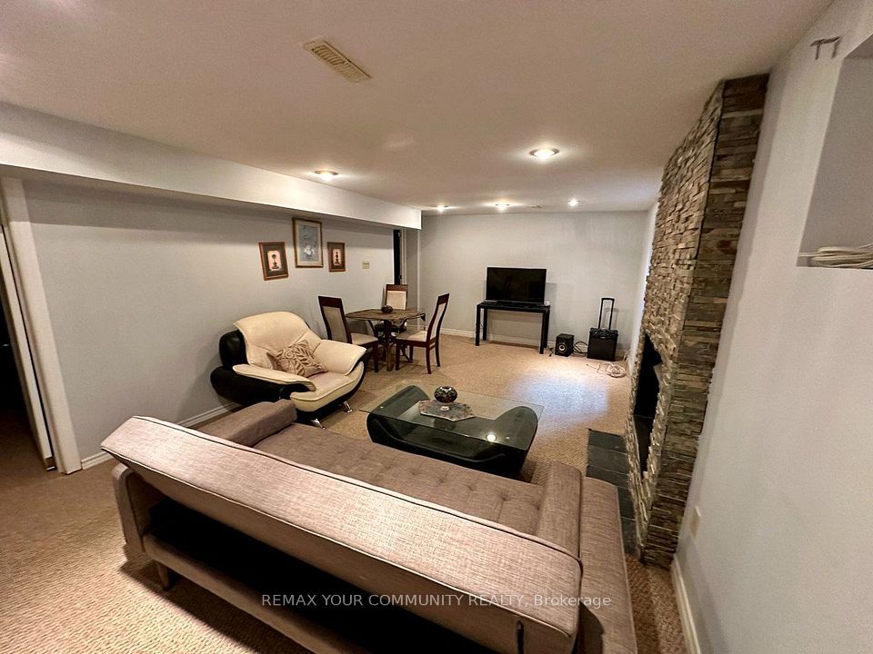 71 Royal Orchard Boulevard Basement, Markham, ON L3T 3C7 19