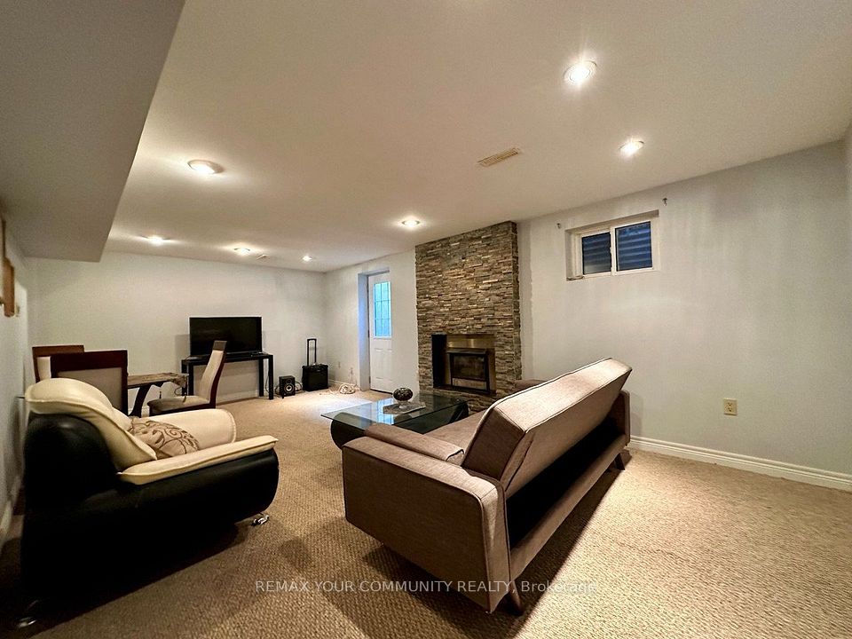 71 Royal Orchard Boulevard Basement, Markham, ON L3T 3C7 6