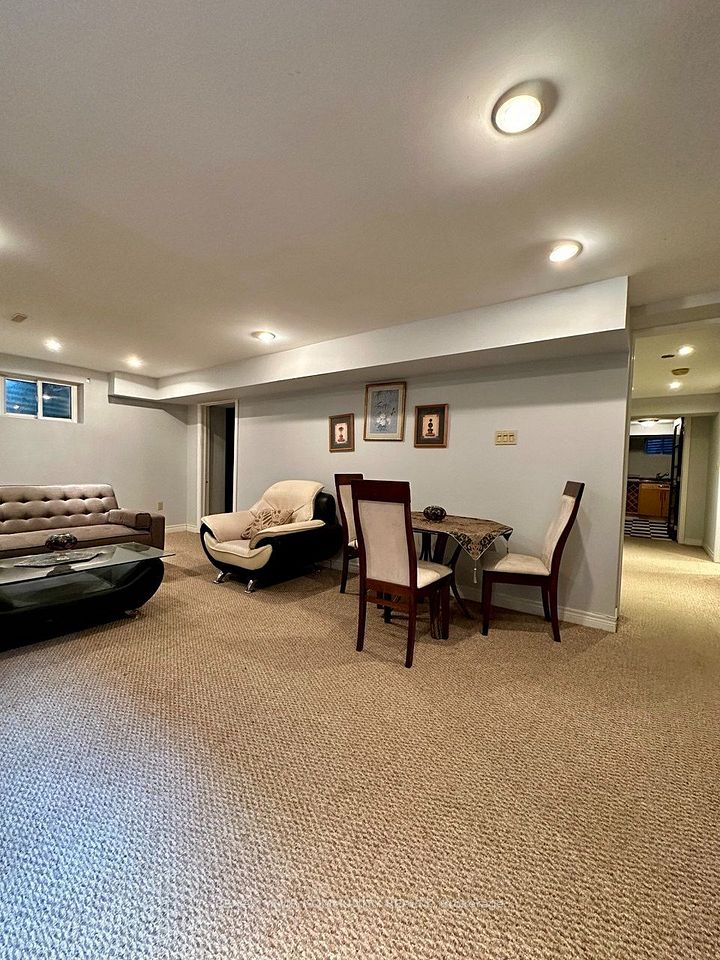 71 Royal Orchard Boulevard Basement, Markham, ON L3T 3C7 10