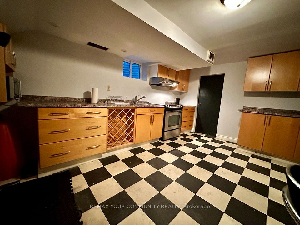 71 Royal Orchard Boulevard Basement, Markham, ON L3T 3C7 16