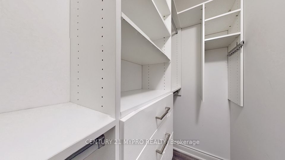 38 Cedarland Drive 705, Markham, ON L6G 1B8 18