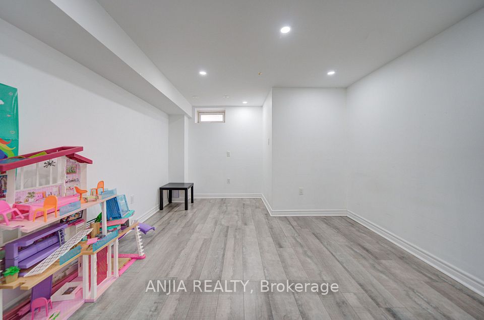 2434 Bur Oak Avenue, Markham, ON L6B 1J8 15
