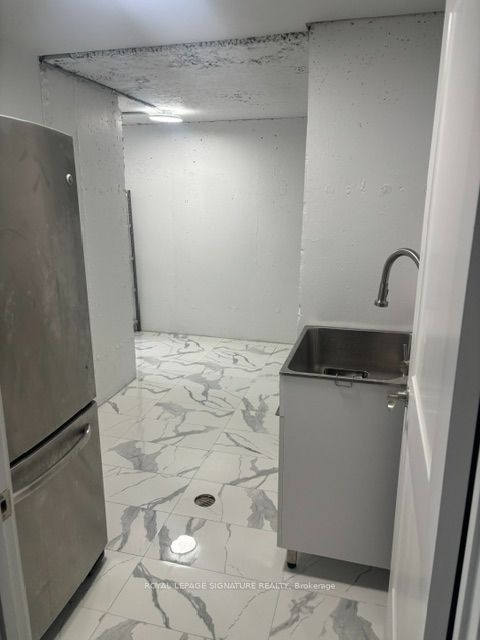 5 Spring Town Road, Vaughan, ON L4L 8G2 7