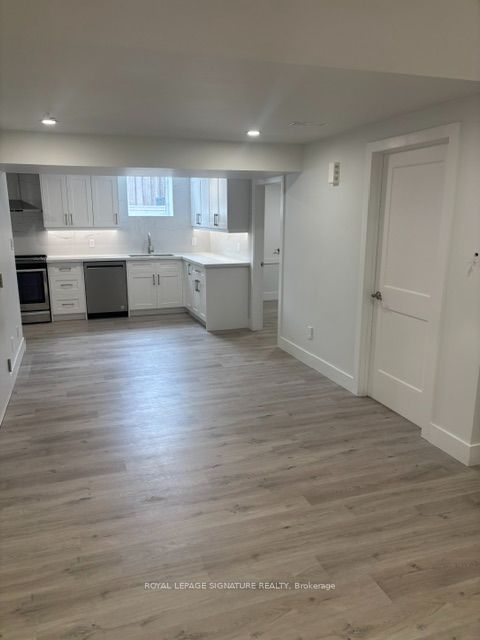 5 Spring Town Road, Vaughan, ON L4L 8G2 4