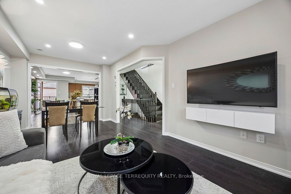 20 Eastern Skies Way, Markham, ON L6E 0N8 2