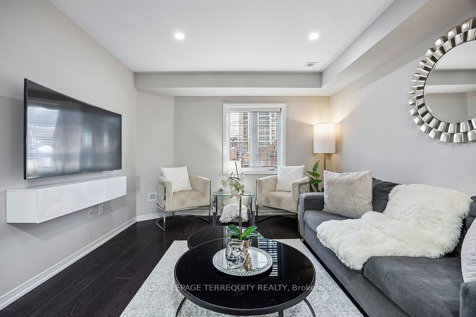 20 Eastern Skies Way, Markham, ON L6E 0N8 3