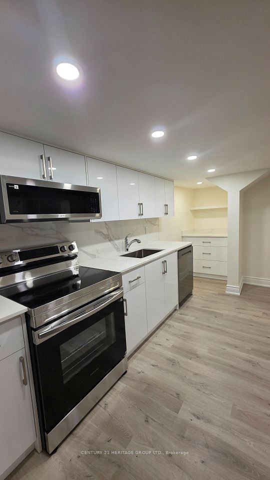74 Gallant Place Bsmt, Vaughan, ON L4H 3W7 4