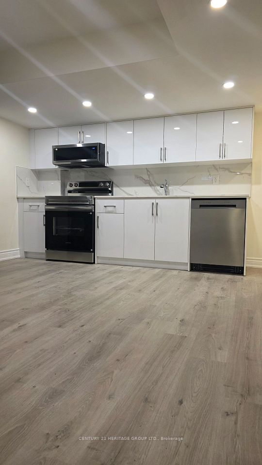 74 Gallant Place Bsmt, Vaughan, ON L4H 3W7 2