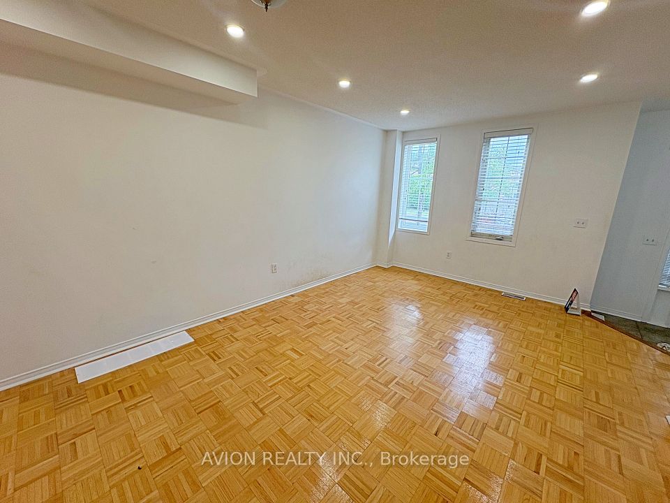 366 Bur Oak Avenue, Markham, ON L6C 2T9 2