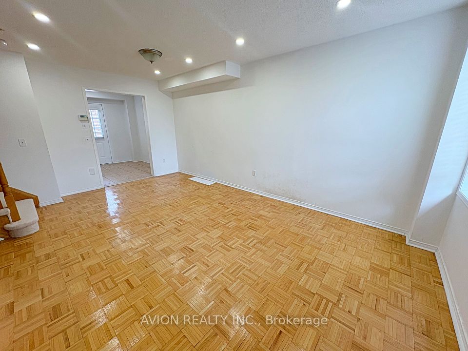 366 Bur Oak Avenue, Markham, ON L6C 2T9 3