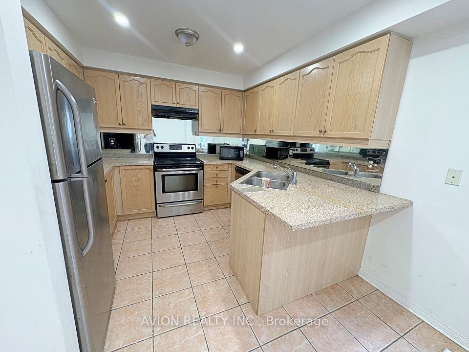 366 Bur Oak Avenue, Markham, ON L6C 2T9 5