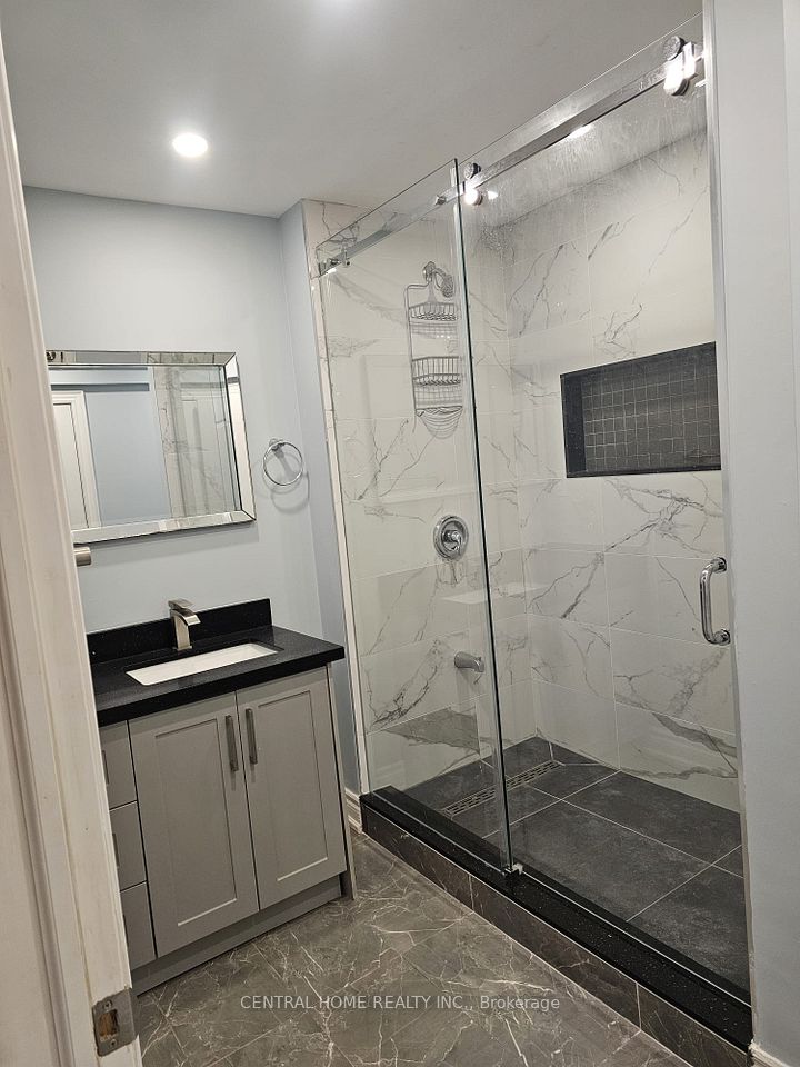 45 Wildmoor Street, Markham, ON L6B 0B3 2