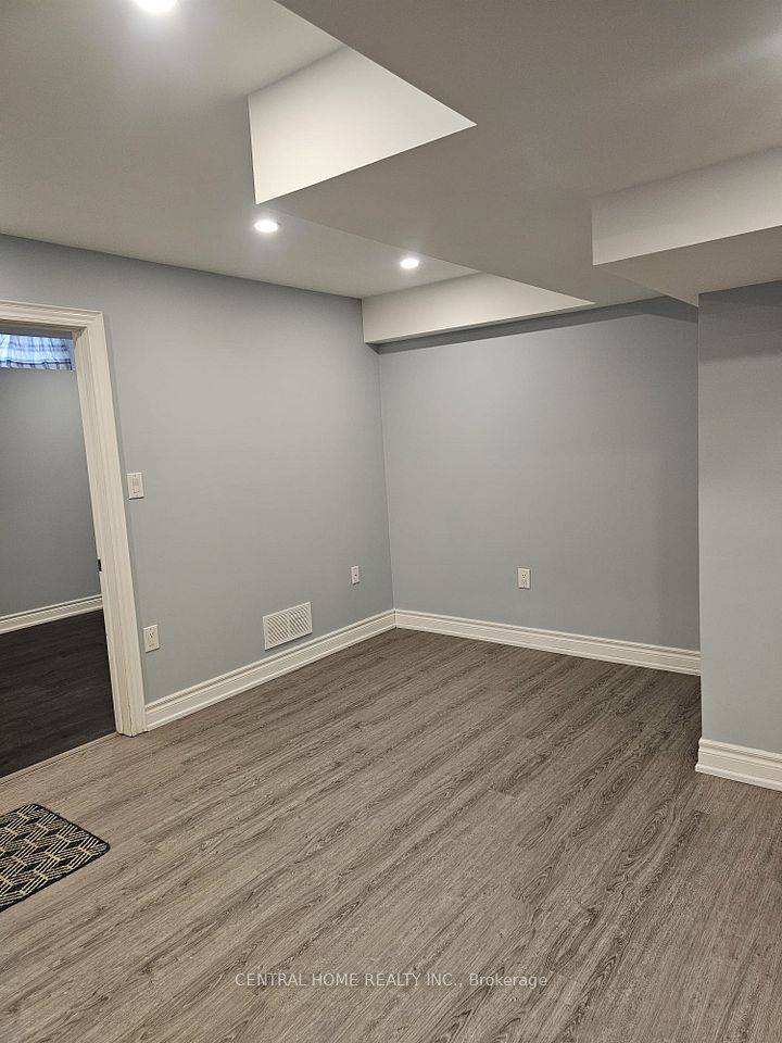 45 Wildmoor Street, Markham, ON L6B 0B3 5