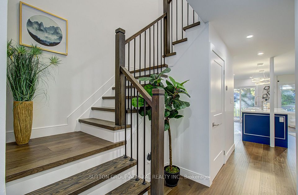 16 Beaumont Place, Vaughan, ON L4J 1X2 3