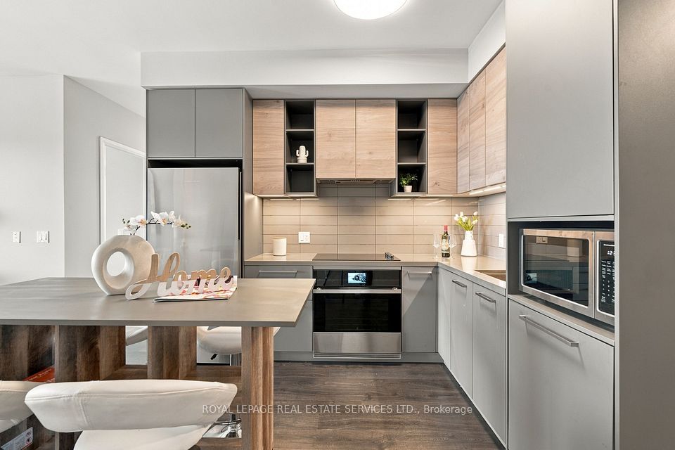 38 Gandhi Lane 1902, Markham, ON L3T 0G9 9