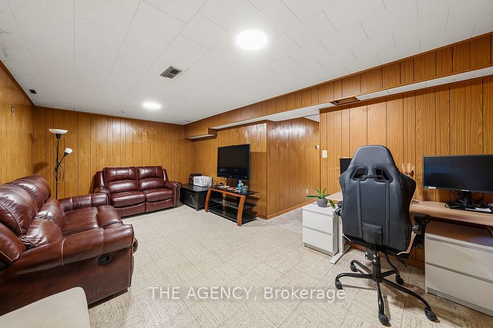 1 Wootten Way S 32, Markham, ON L3P 3H7 23