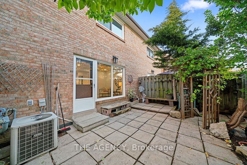 1 Wootten Way S 32, Markham, ON L3P 3H7 25