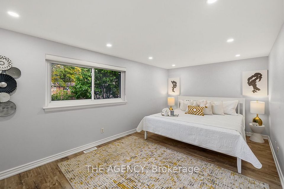 1 Wootten Way S 32, Markham, ON L3P 3H7 14