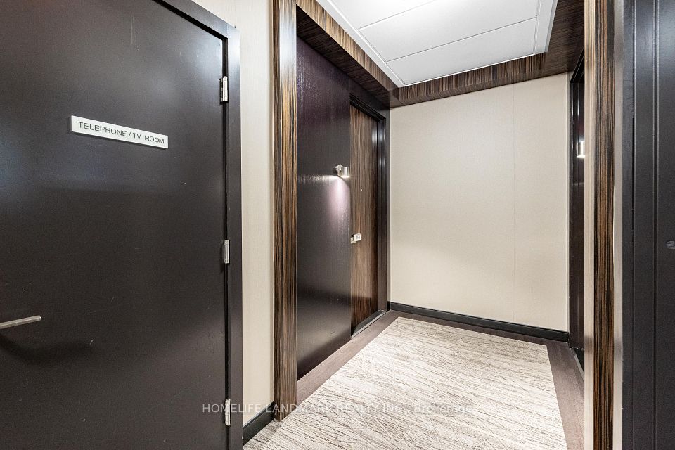 325 South Park Road 325-PH9, Markham, ON L3T 0B8 21