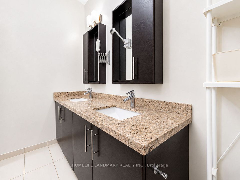 325 South Park Road 325-PH9, Markham, ON L3T 0B8 16