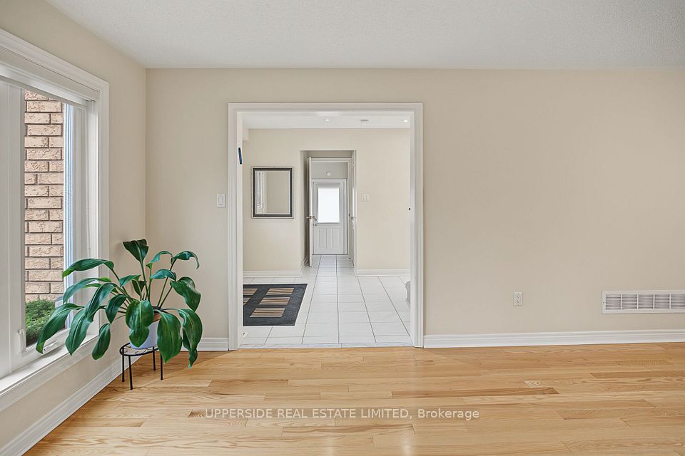 99 Glenforest Drive, Vaughan, ON L4J 8K5 7