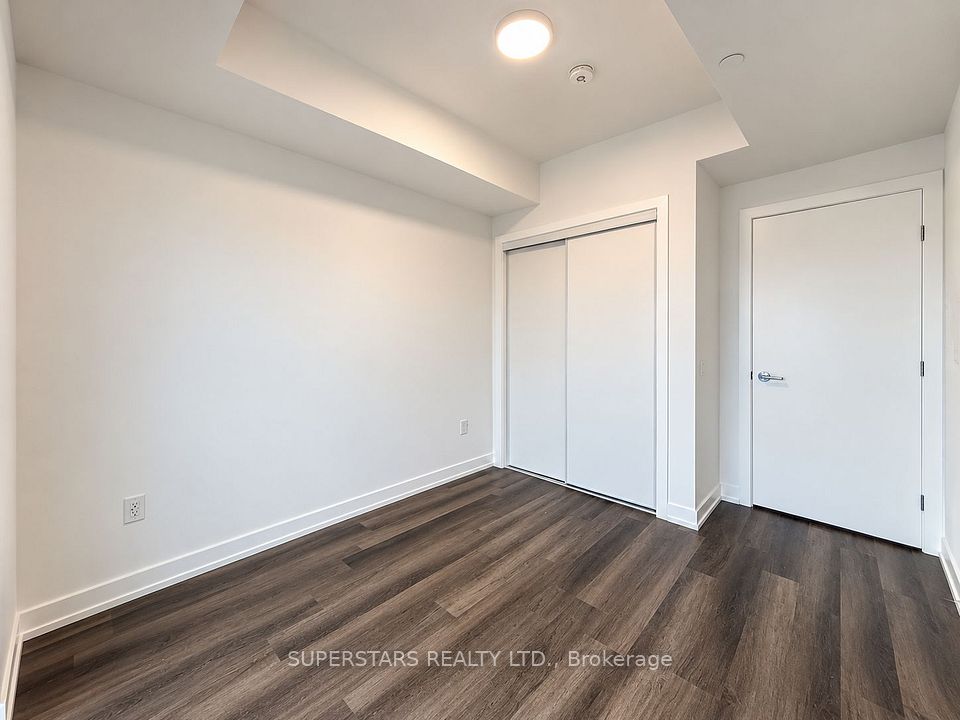 5 Meadowdale Road 2710, Vaughan, ON L4K 0C7 12
