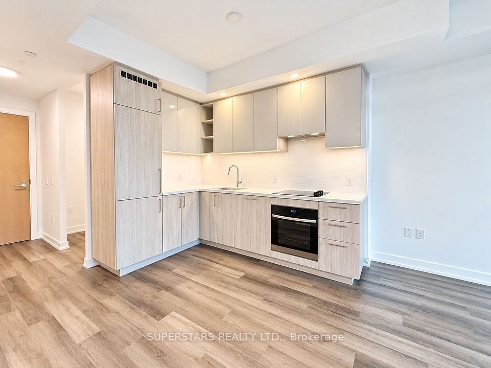 5 Meadowdale Road 2710, Vaughan, ON L4K 0C7 5