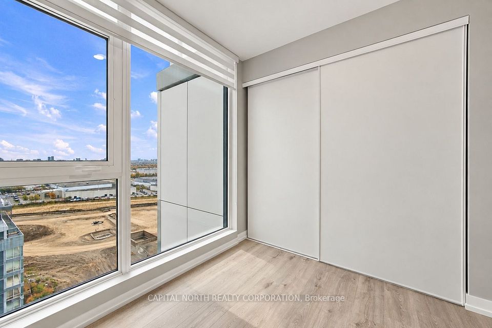 7890 Jane Street 1612, Vaughan, ON L4K 0K9 25