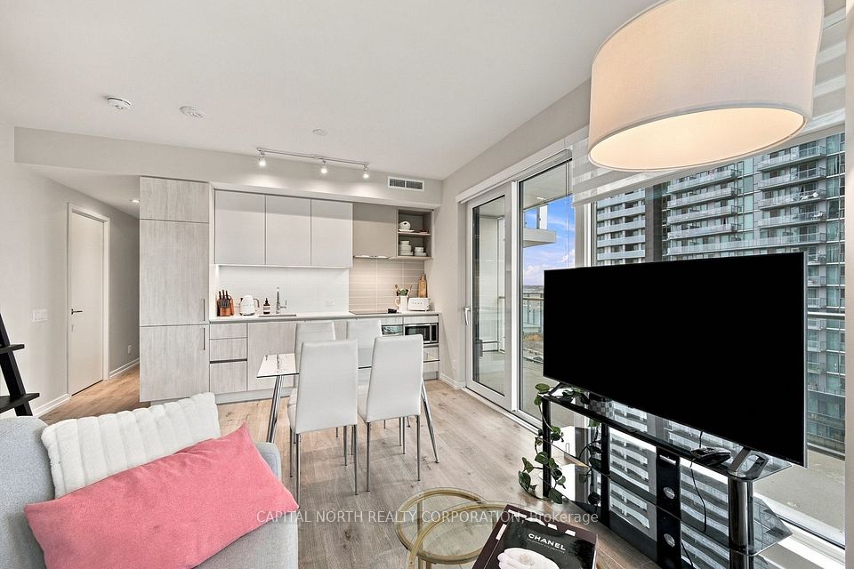 7890 Jane Street 1612, Vaughan, ON L4K 0K9 17
