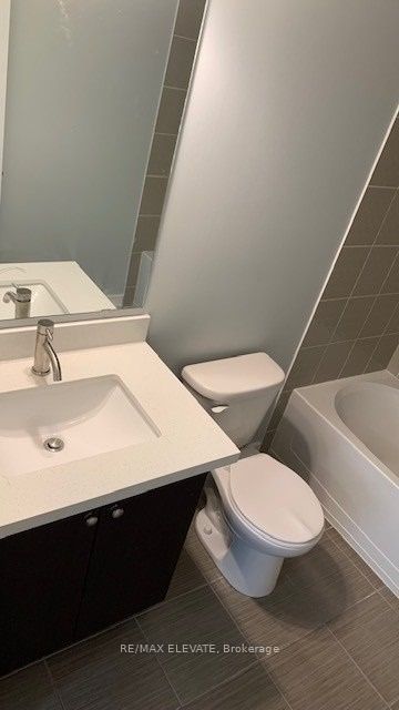 30 Dunsheath Way 518, Markham, ON L6B 0A1 24