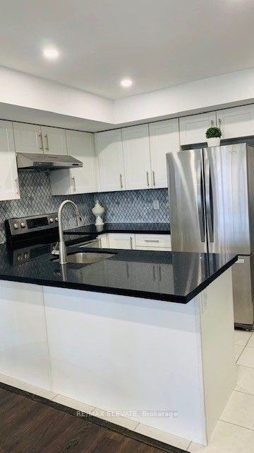 30 Dunsheath Way 518, Markham, ON L6B 0A1 10