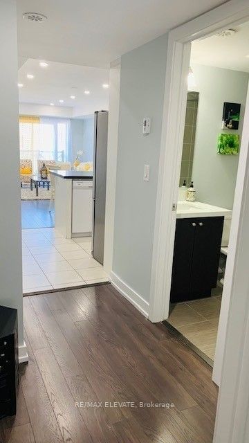30 Dunsheath Way 518, Markham, ON L6B 0A1 16