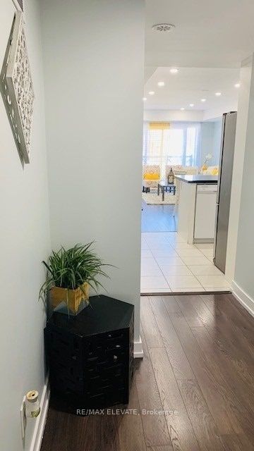 30 Dunsheath Way 518, Markham, ON L6B 0A1 15