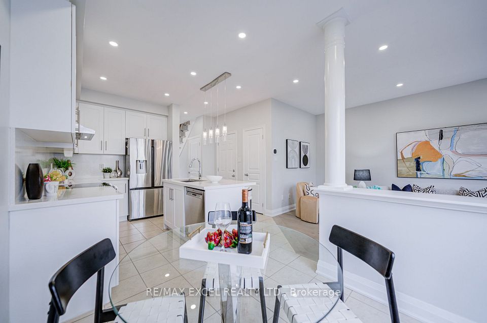 22 Pitney Avenue, Richmond Hill, ON L4E 4Y6 12