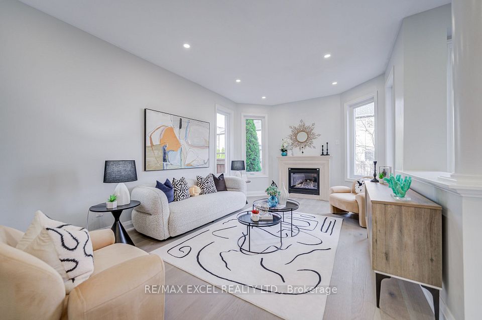 22 Pitney Avenue, Richmond Hill, ON L4E 4Y6 13