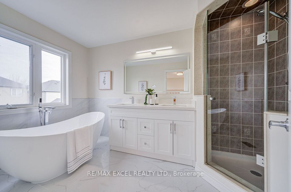 22 Pitney Avenue, Richmond Hill, ON L4E 4Y6 18