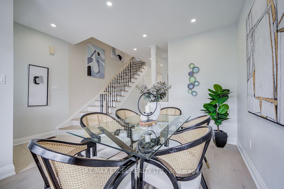 22 Pitney Avenue, Richmond Hill, ON L4E 4Y6 4