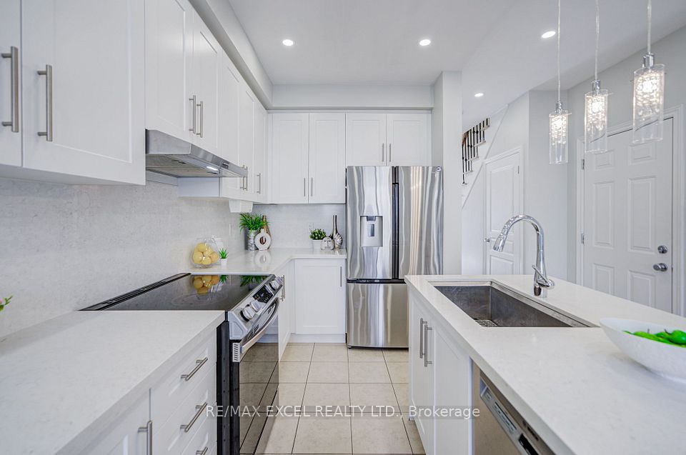 22 Pitney Avenue, Richmond Hill, ON L4E 4Y6 9