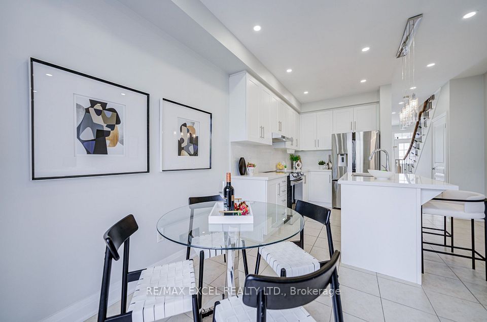 22 Pitney Avenue, Richmond Hill, ON L4E 4Y6 11