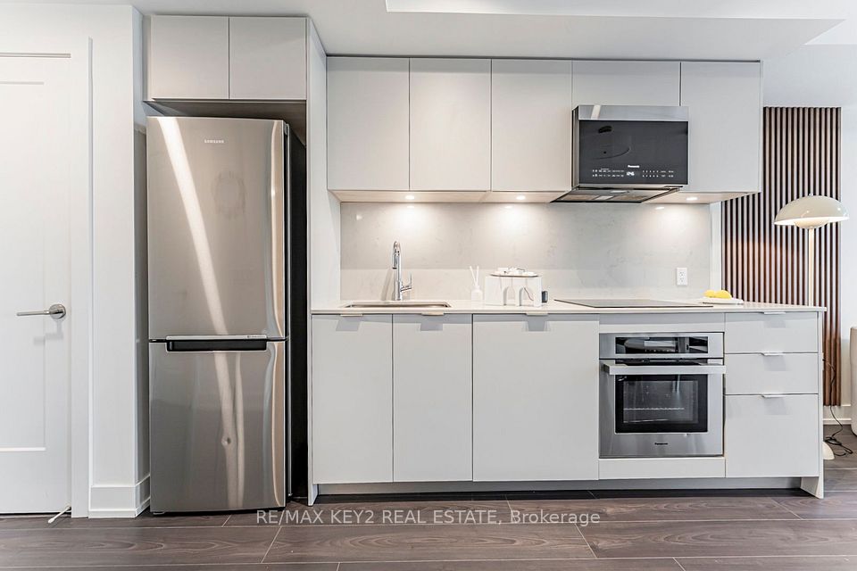 9 Clegg Road 1016, Markham, ON L6G 0H3 2