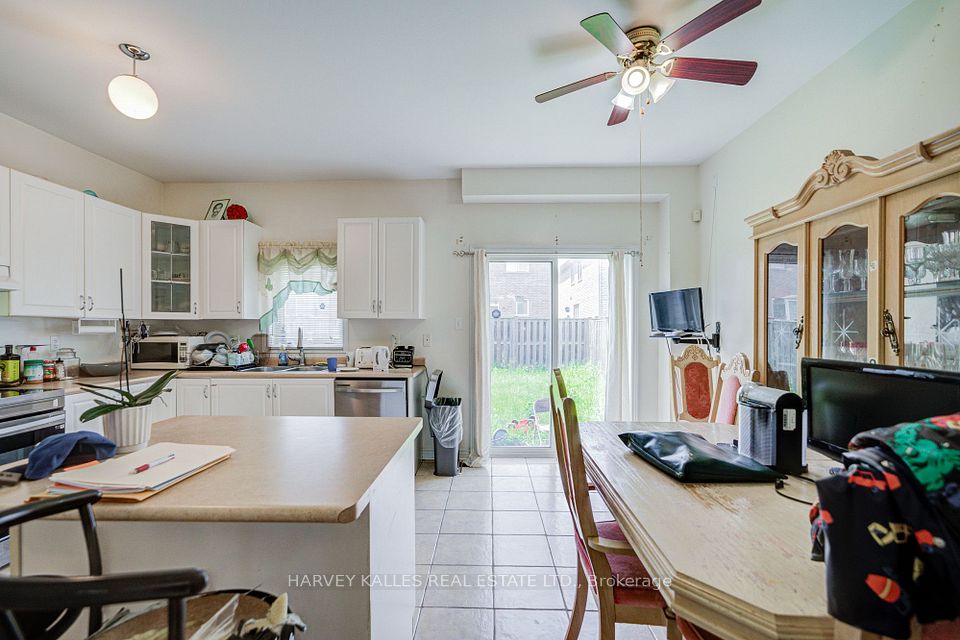 79 Lahore Crescent, Markham, ON L3S 0A6 11