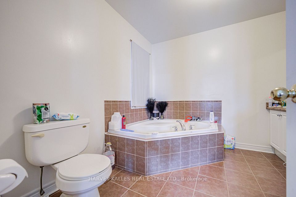 79 Lahore Crescent, Markham, ON L3S 0A6 16