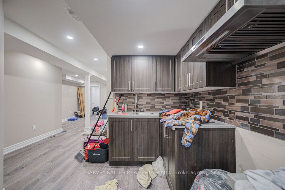 79 Lahore Crescent, Markham, ON L3S 0A6 22